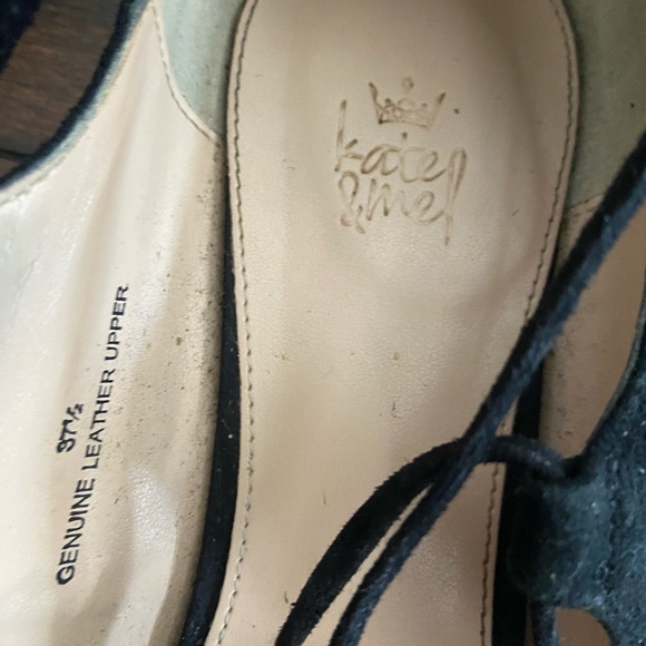 Kate & Mel suede flat shoes with straps size 7 1/2 slightly worn - Picture 3 of 4